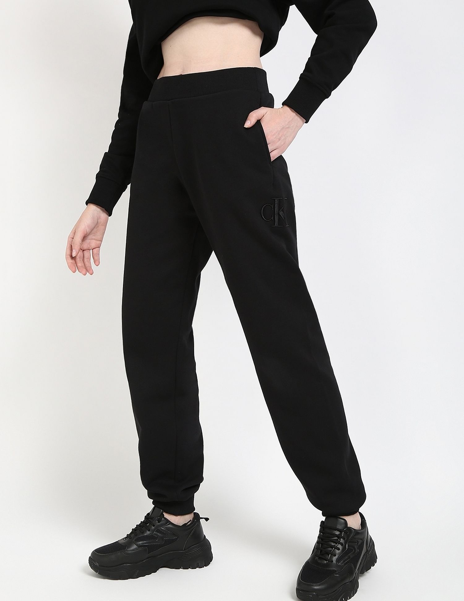 Calvin Klein Jeans Regular-Fit Solid Mid Rise Trouser