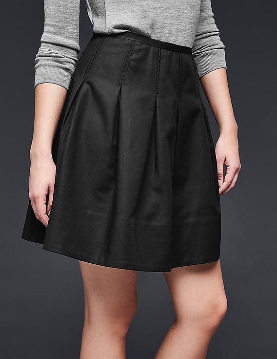 Gap black hotsell pleated skirt