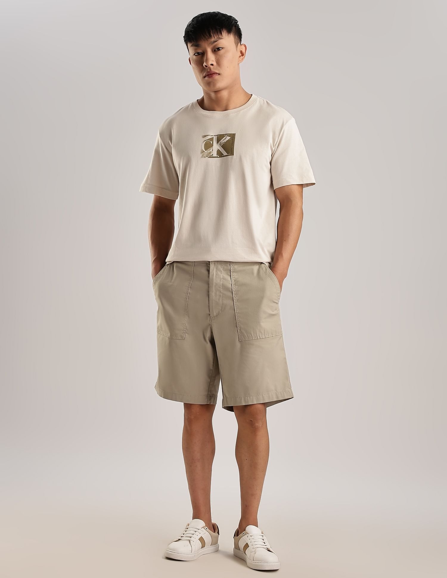 Calvin Klein Jeans Logo Regular-Fit Cotton T-Shirt