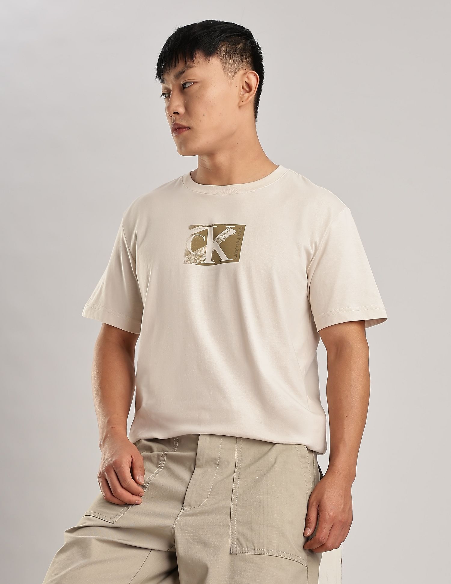 Calvin Klein Jeans Logo Regular-Fit Cotton T-Shirt