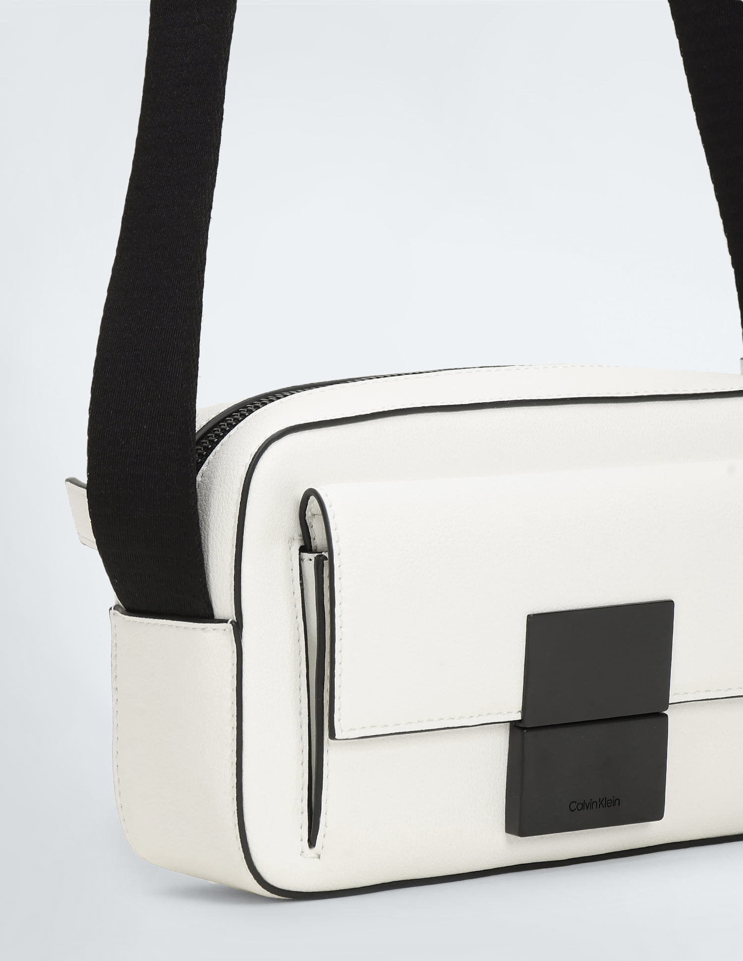 Buy Calvin Klein Jeans Iconic Plaque Camera Bag - NNNOW.com
