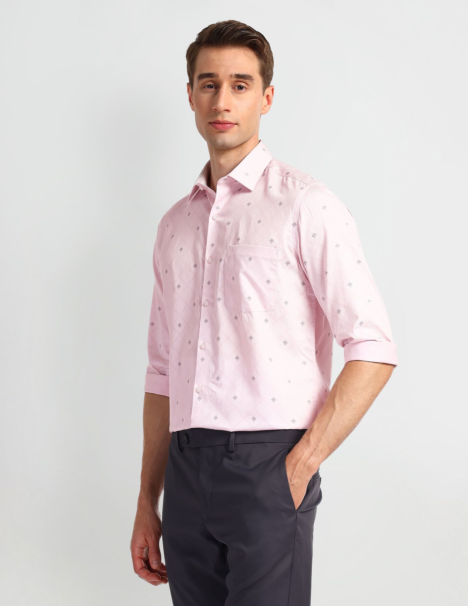 Arrow Cutaway Collar Geometric Print Shirt