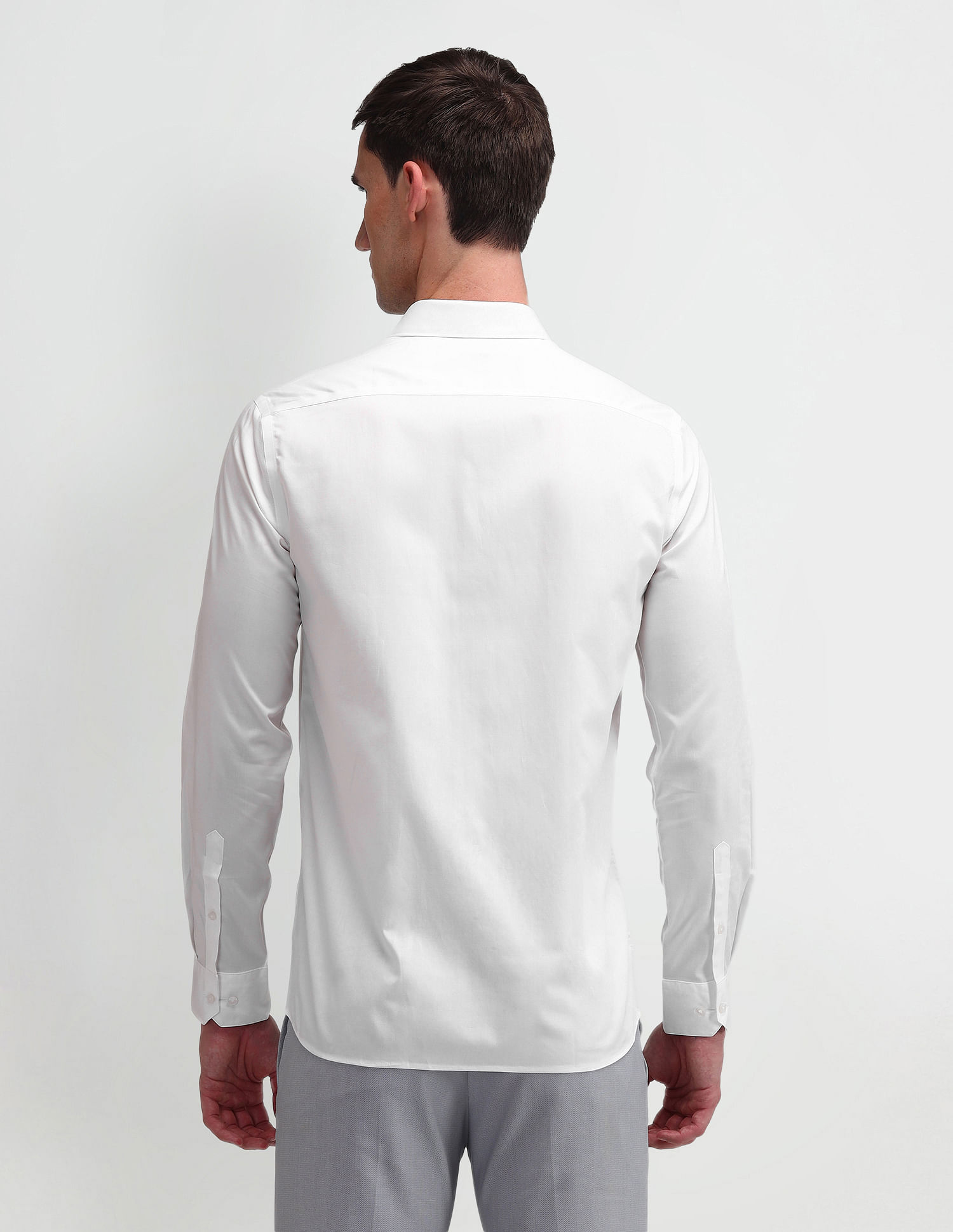 Arrow Manhattan Slim Fit Solid Shirt