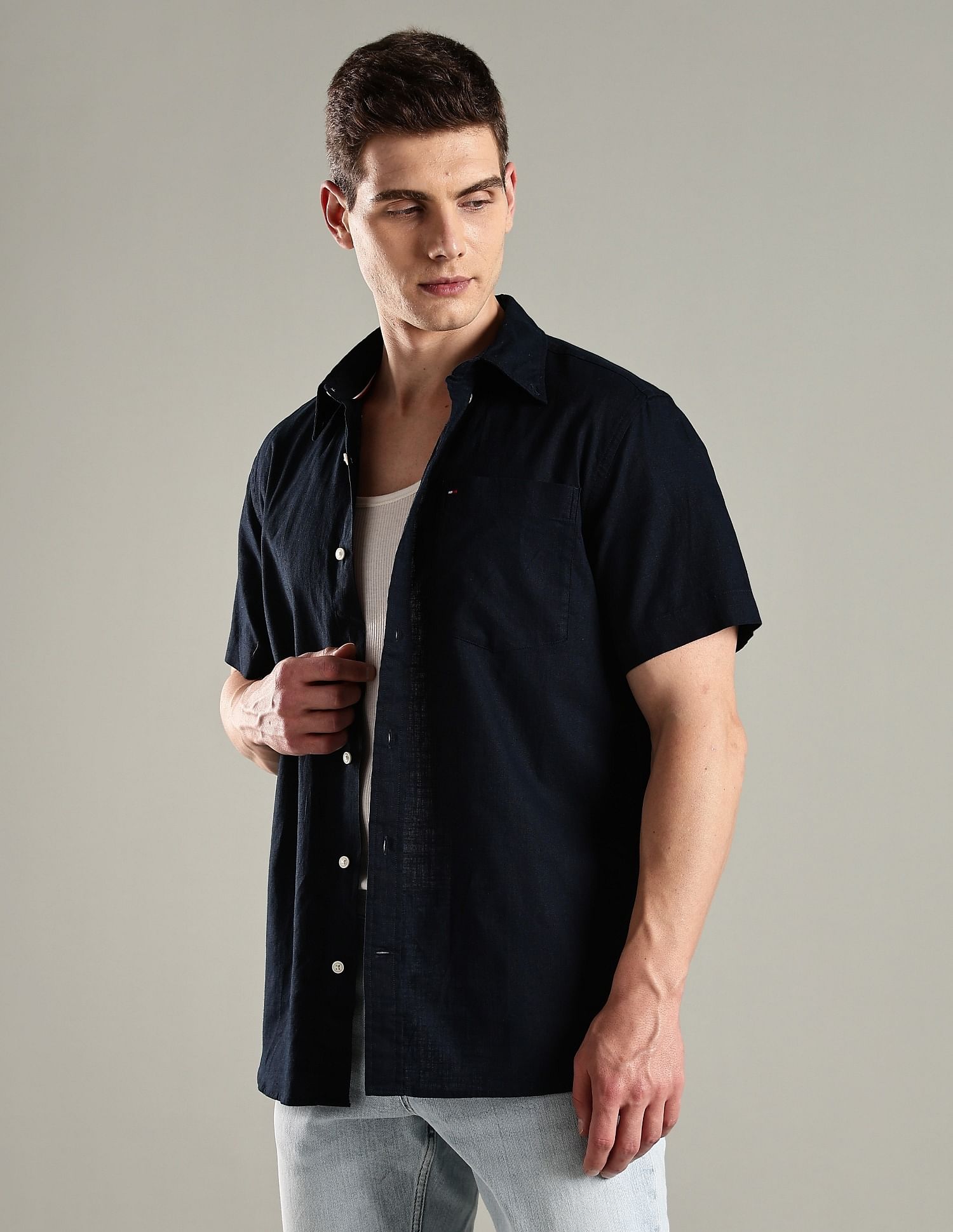 Tommy Hilfiger Solid Regular Fit Linen Shirt