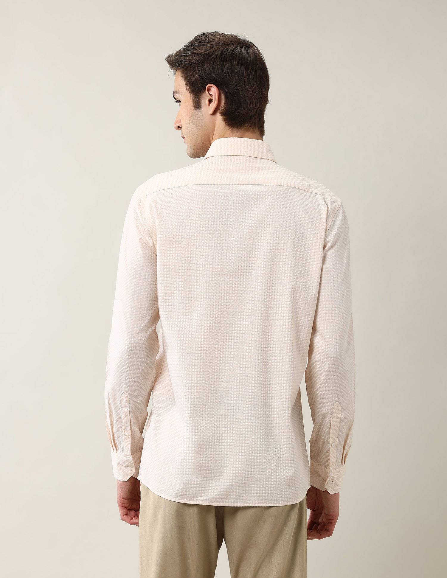 Arrow Textured Manhattan Slim Fit Ceremonial Shirt