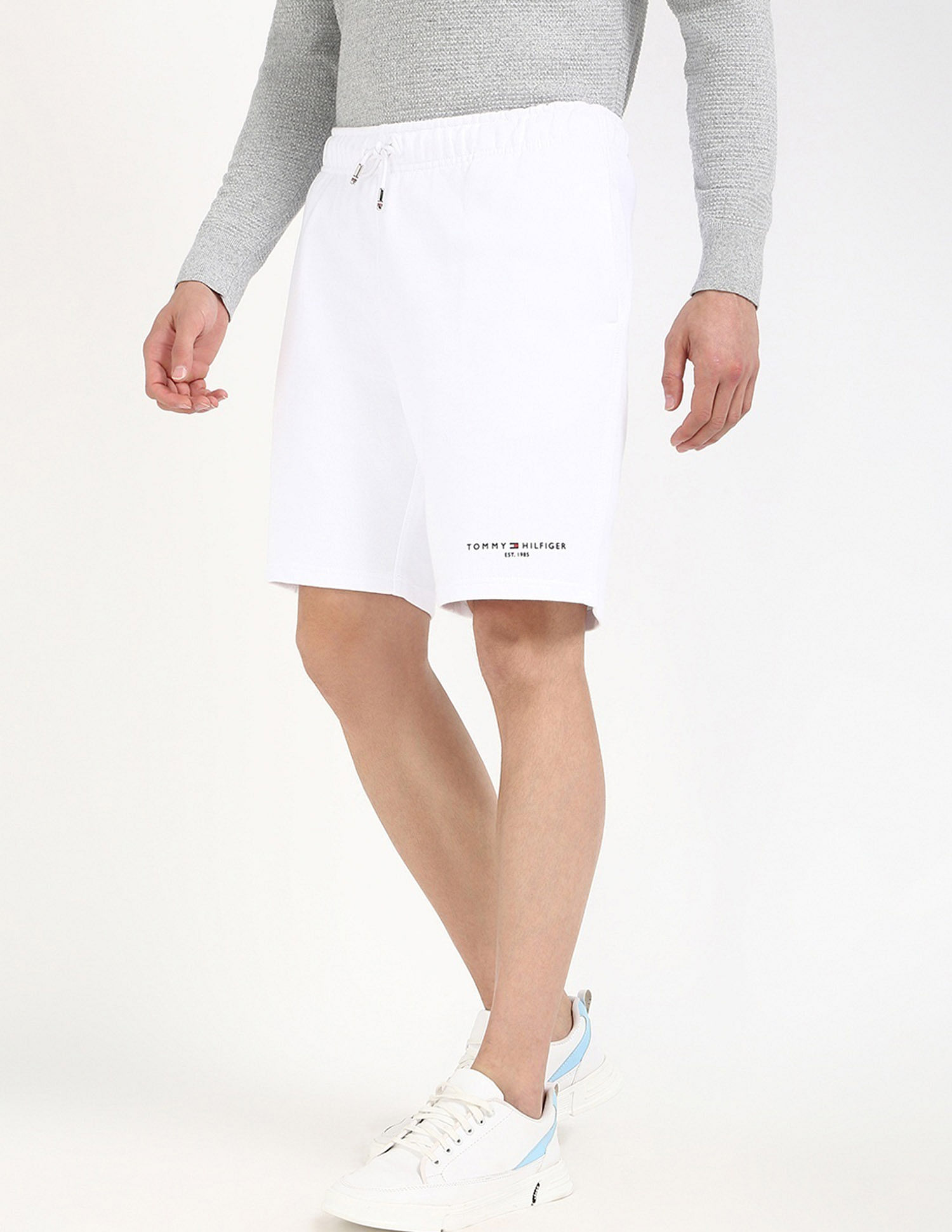 Tommy Hilfiger Regular Solid Mid Rise Shorts