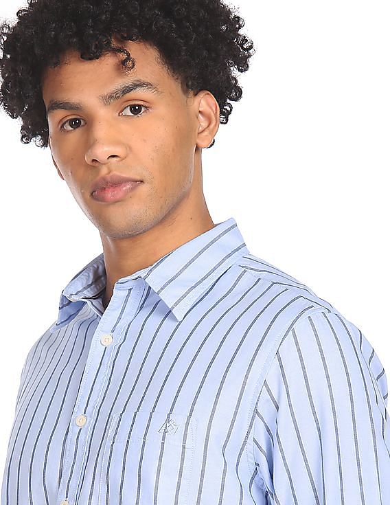 Aeropostale Men Blue Spread Collar Striped Casual Shirt
