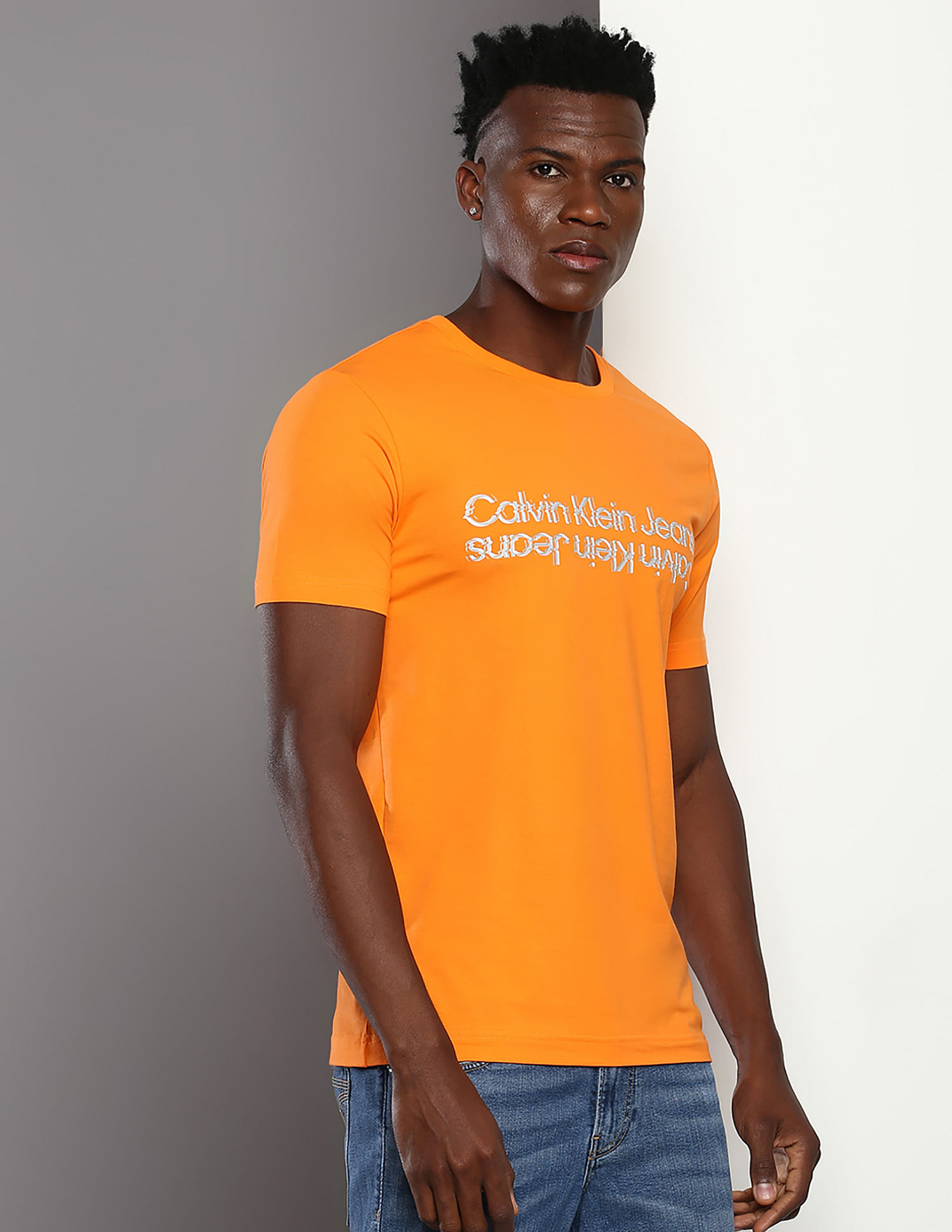 Buy Calvin Neck T-Shirt Glitch Klein Jeans Crew Logo Slim