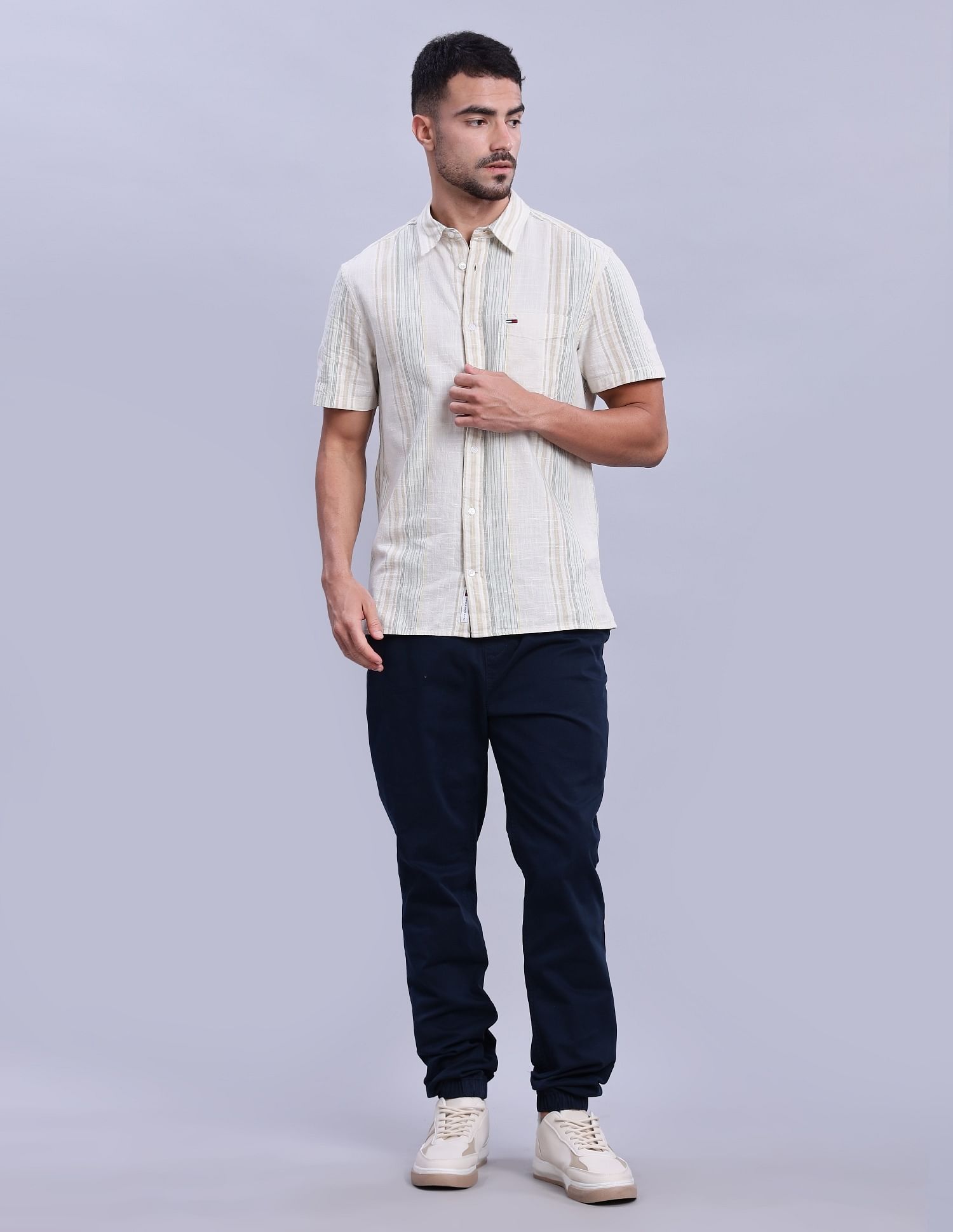 Tommy Hilfiger Slim-Fit Solid Mid Rise Rise Joggers