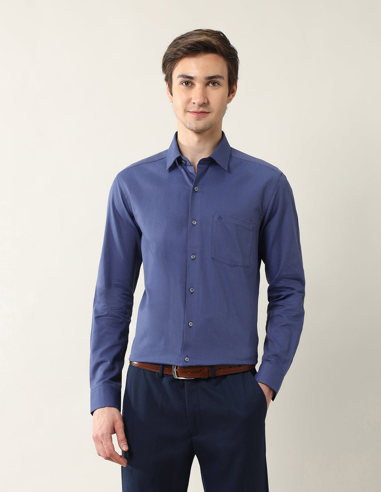 Arrow Textured Manhattan Slim Fit Ceremonial Shirt