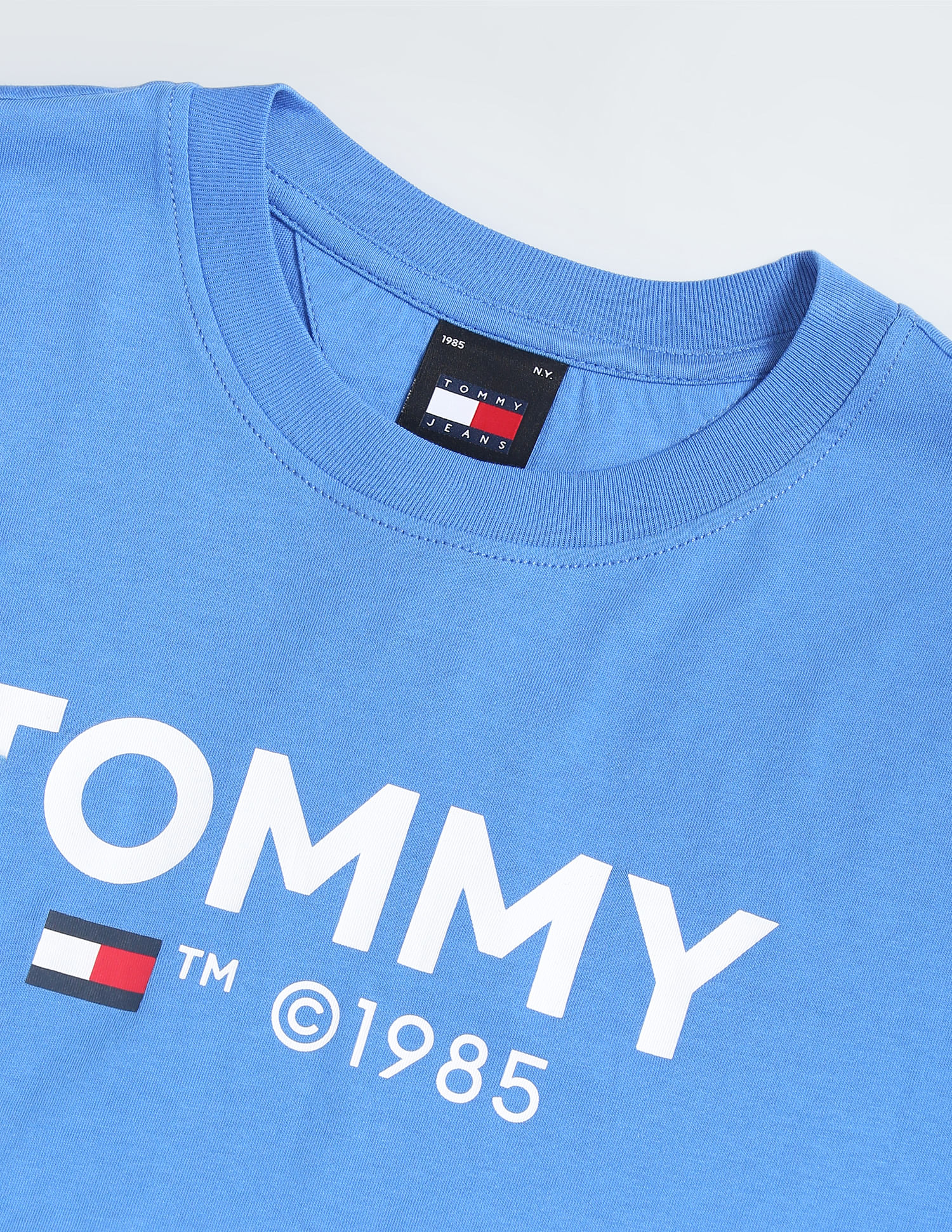 Tommy Hilfiger Essential Logo Slim Fit T-Shirt