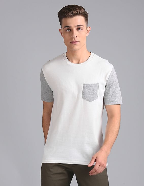 Buy GAP Men White Essential Short Sleeve Pocket T-Shirt