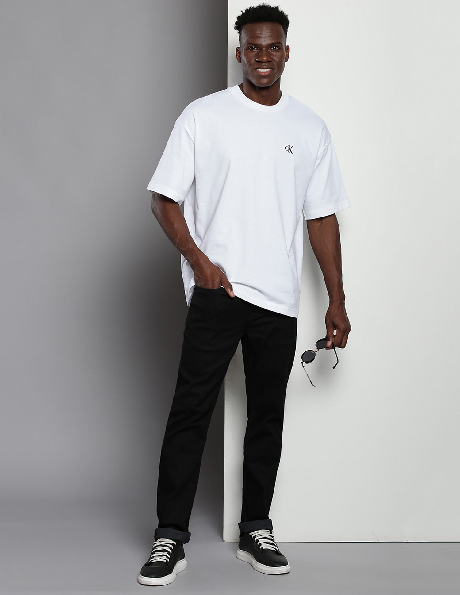 Calvin Klein Unisex Emboss Logo Relaxed T-Shirt