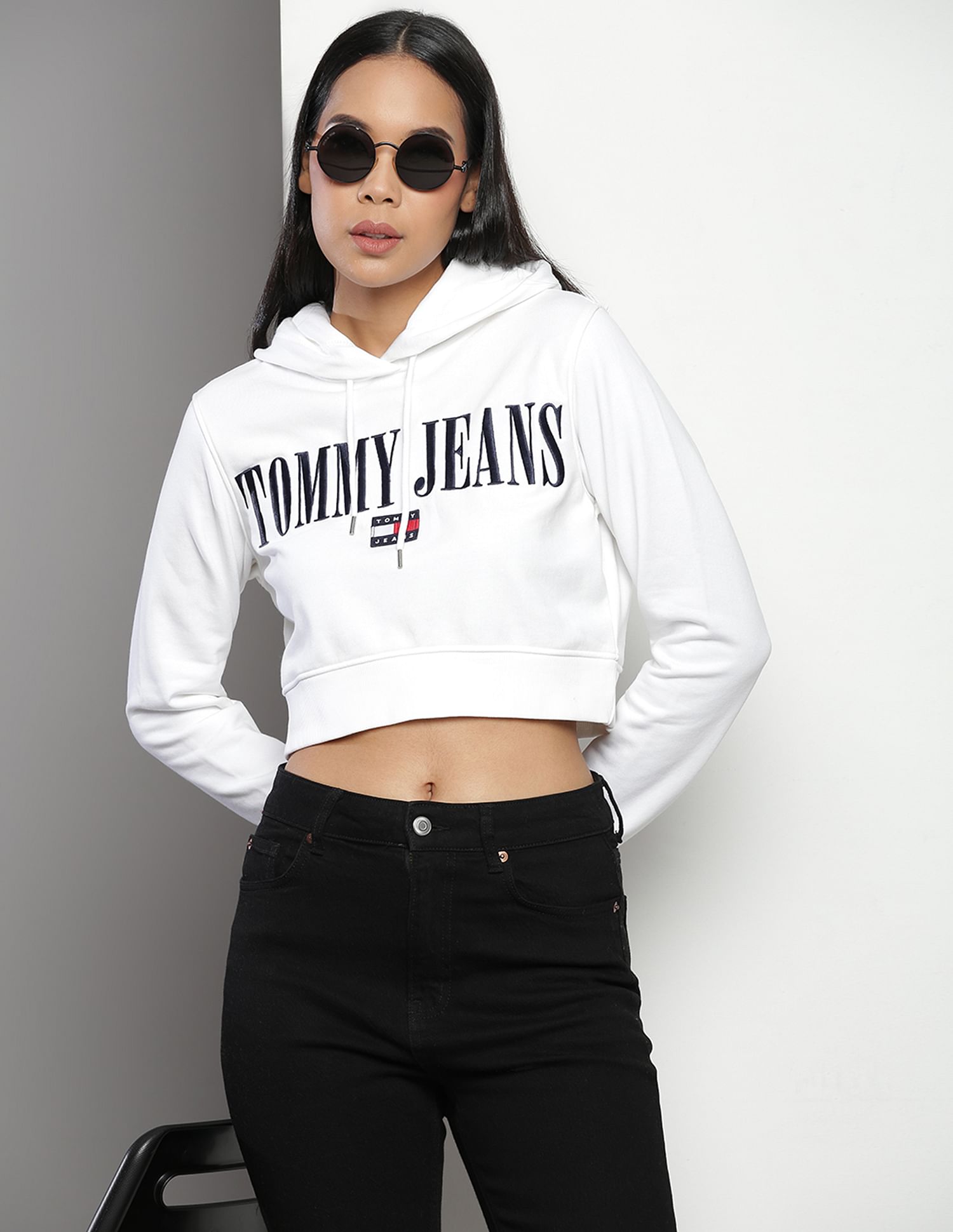 Hilfiger cropped sweatshirt best sale