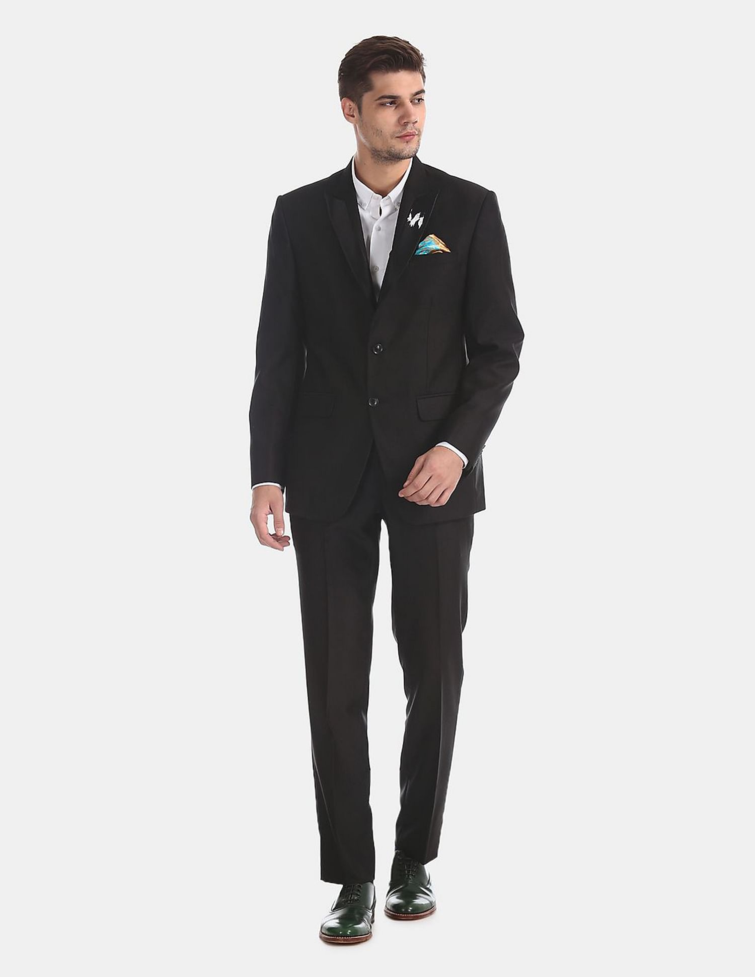 black tailored fit suit