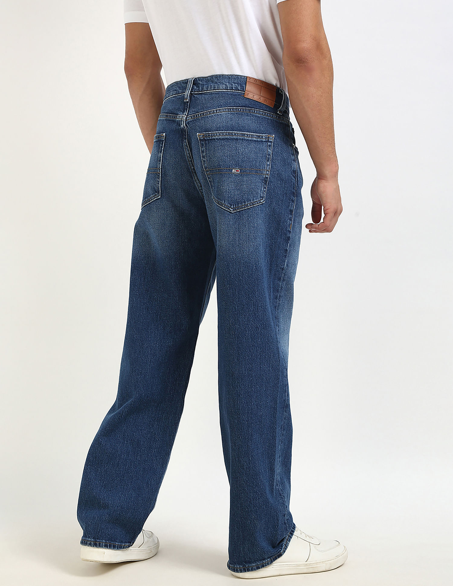 Tommy Hilfiger Light-Wash Loose-Fit Mid Rise Jeans