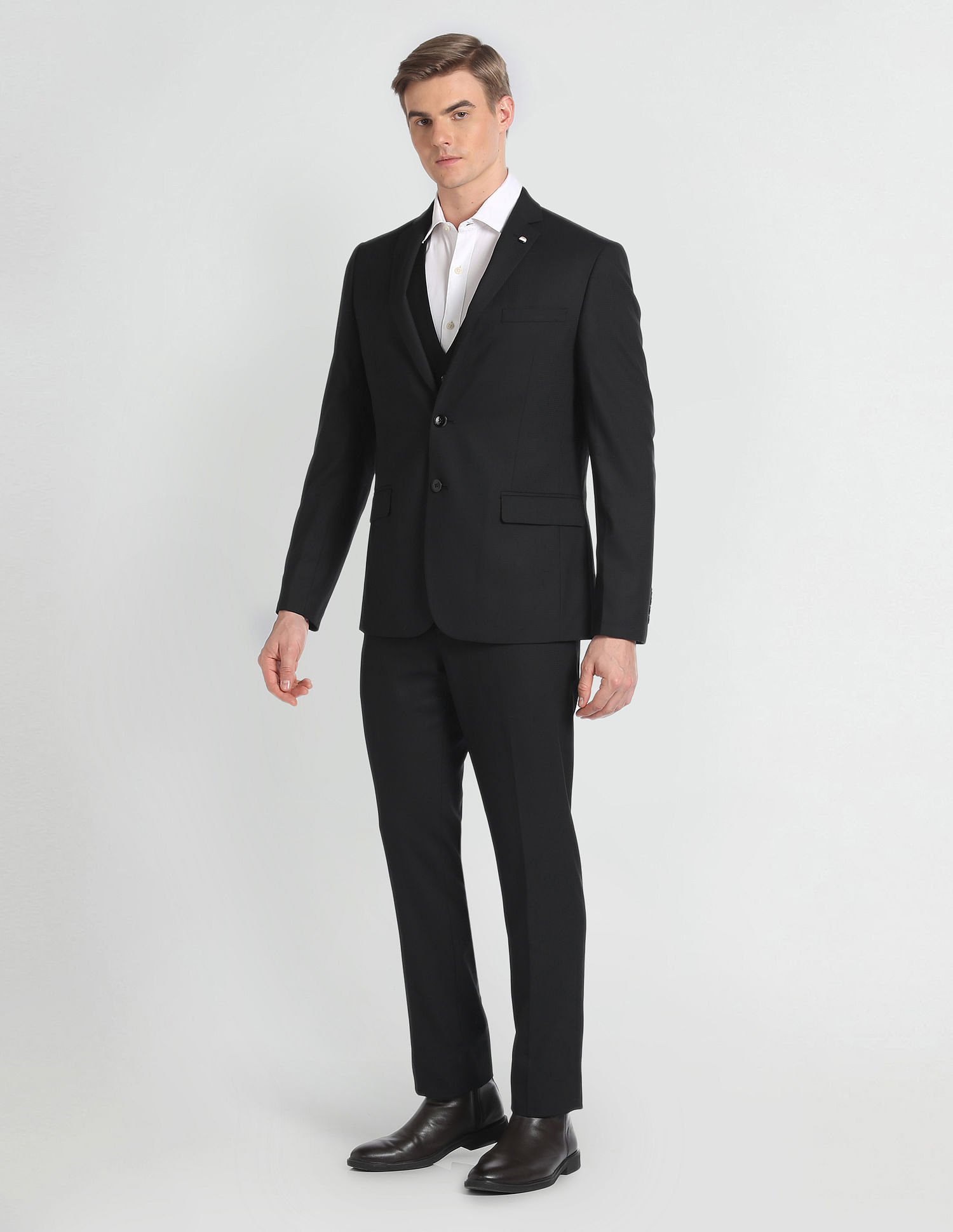 Arrow Tailored Fit Three Piece Suit