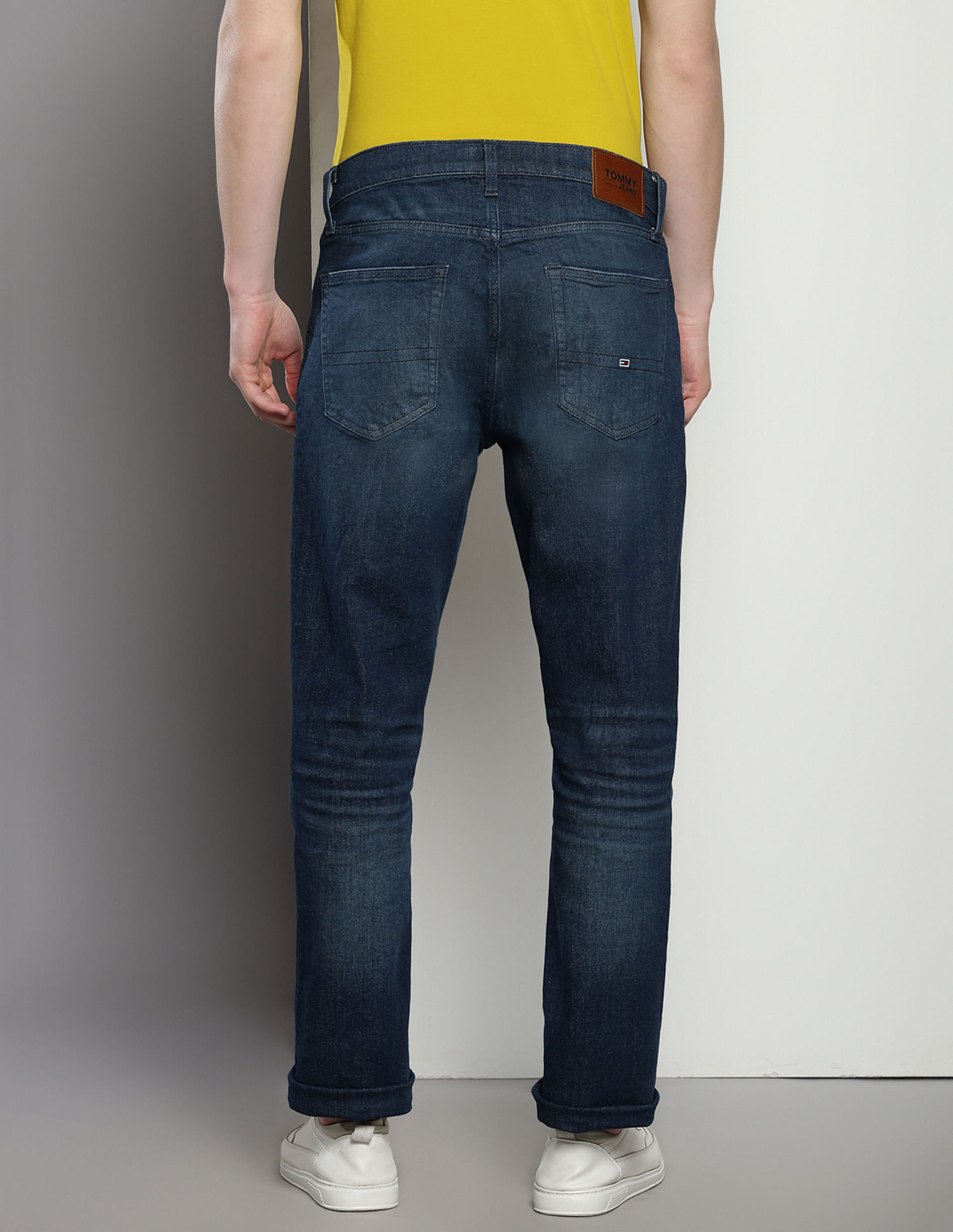 Tommy Hilfiger Mid Rise Ryan Straight Fit Jeans