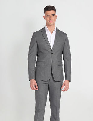 Arrow Solid Tailored Fit Formal Suit