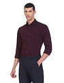 Tommy Hilfiger Men Wine Solid Poplin Weave Slim Fit Formal Shirt